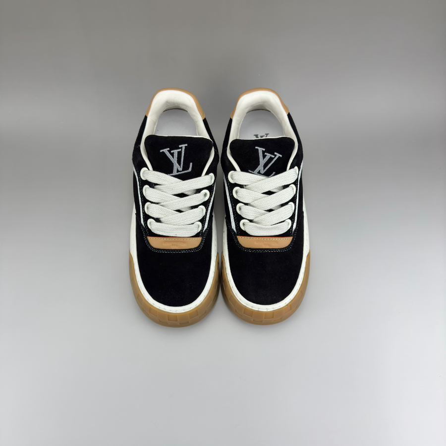 Louis Vuitton 루이비통 3D 모노그램 패턴 레더 로우탑 스니커즈 (Iv Tilted 스타일) 블랙 1