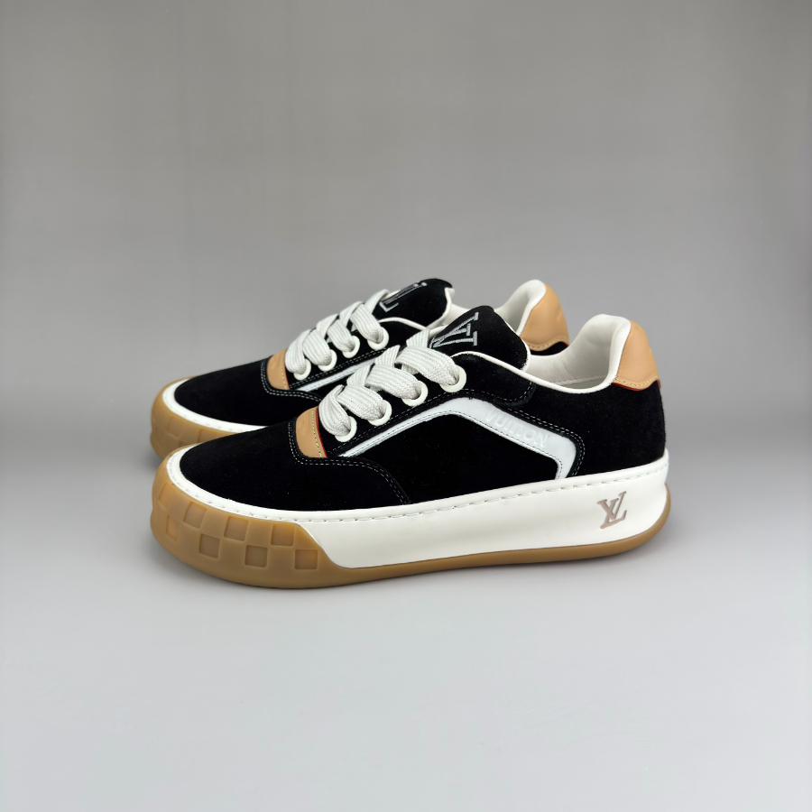Louis Vuitton 루이비통 3D 모노그램 패턴 레더 로우탑 스니커즈 (Iv Tilted 스타일) 블랙 3