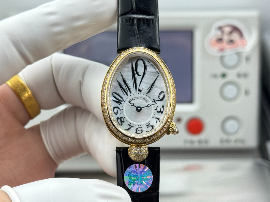 Breguet Reine de Naples Diamond Bezel 브레게 레인 드 네이플 다이아 베젤 여성 오벌 워치 골드베젤 화이트다이얼 25mm  1