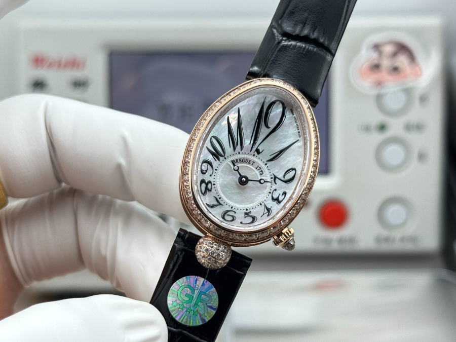 Breguet Reine de Naples Diamond Bezel 브레게 레인 드 네이플 다이아 베젤 여성 오벌 워치 브론즈베젤 화이트자개다이얼 25mm  3