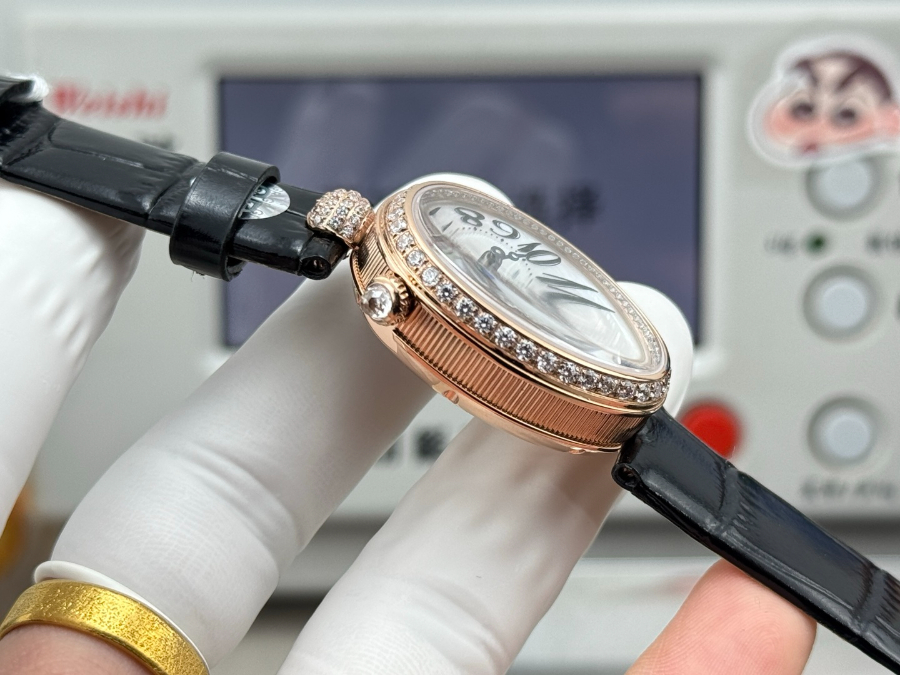 Breguet Reine de Naples Diamond Bezel 브레게 레인 드 네이플 다이아 베젤 여성 오벌 워치 브론즈베젤 화이트자개다이얼 25mm  7