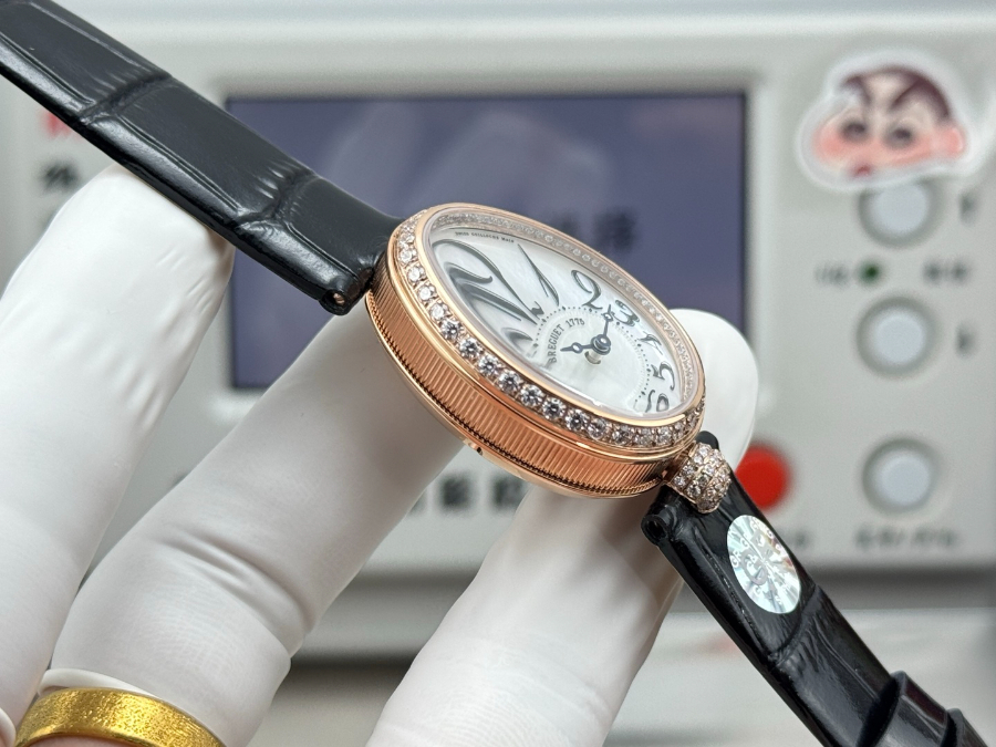 Breguet Reine de Naples Diamond Bezel 브레게 레인 드 네이플 다이아 베젤 여성 오벌 워치 브론즈베젤 화이트자개다이얼 25mm  6