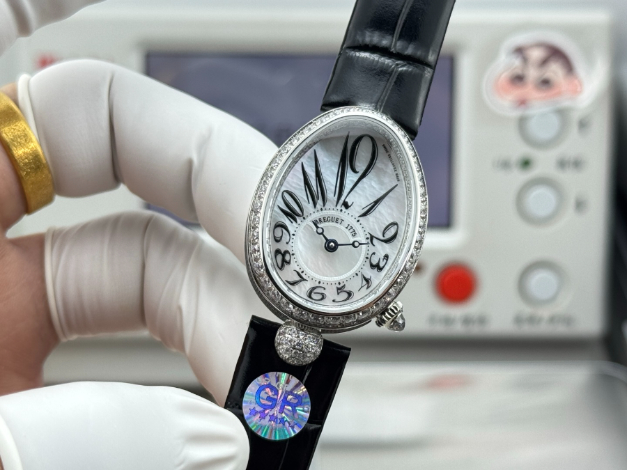 Breguet Reine de Naples Diamond Bezel 브레게 레인 드 네이플 다이아 베젤 여성 오벌 워치 실버베젤 화이트자개다이얼 25mm  3