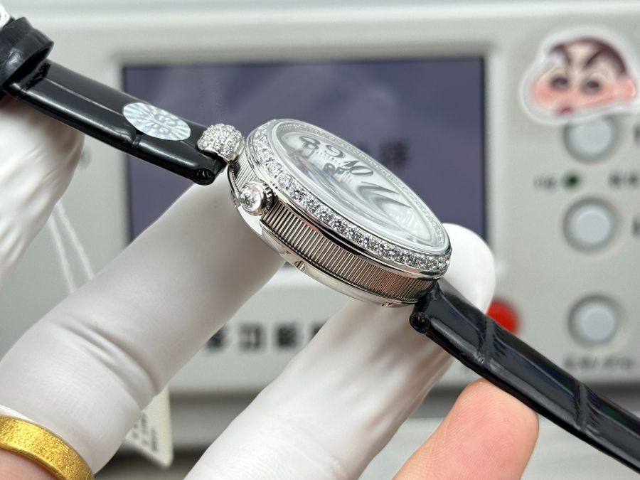 Breguet Reine de Naples Diamond Bezel 브레게 레인 드 네이플 다이아 베젤 여성 오벌 워치 실버베젤 화이트자개다이얼 25mm  9