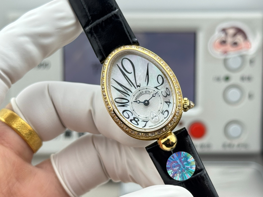 Breguet Reine de Naples Diamond Bezel 브레게 레인 드 네이플 다이아 베젤 여성 오벌 워치 블랙 스트랩 골드베젤 자개다이얼 25mm 2