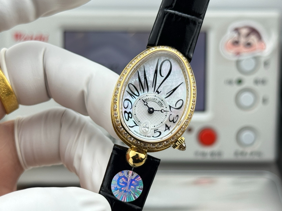 Breguet Reine de Naples Diamond Bezel 브레게 레인 드 네이플 다이아 베젤 여성 오벌 워치 블랙 스트랩 골드베젤 자개다이얼 25mm 3