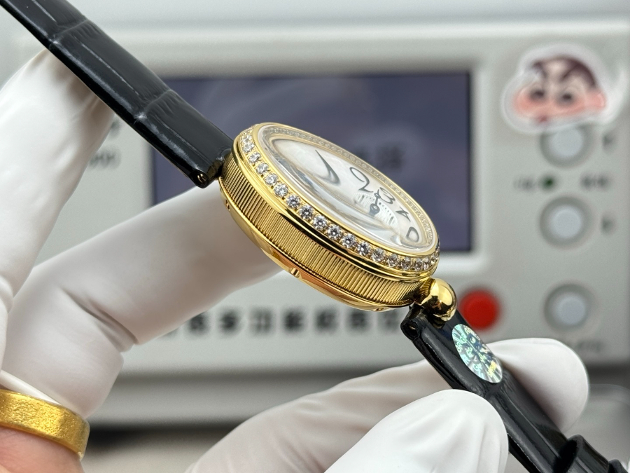 Breguet Reine de Naples Diamond Bezel 브레게 레인 드 네이플 다이아 베젤 여성 오벌 워치 블랙 스트랩 골드베젤 자개다이얼 25mm 6