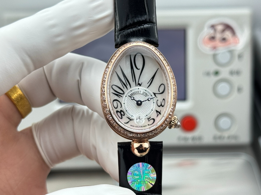 Breguet Reine de Naples Diamond Bezel 브레게 레인 드 네이플 다이아 베젤 여성 오벌 워치 블랙 스트랩 브론즈베젤 자개다이얼 25mm 1