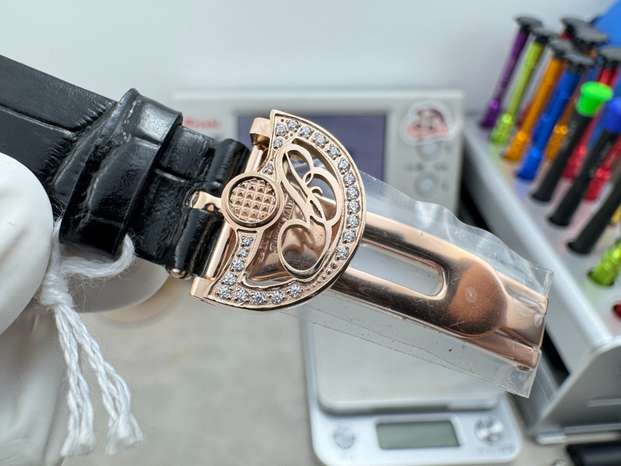 Breguet Reine de Naples Diamond Bezel 브레게 레인 드 네이플 다이아 베젤 여성 오벌 워치 블랙 스트랩 브론즈베젤 자개다이얼 25mm 9