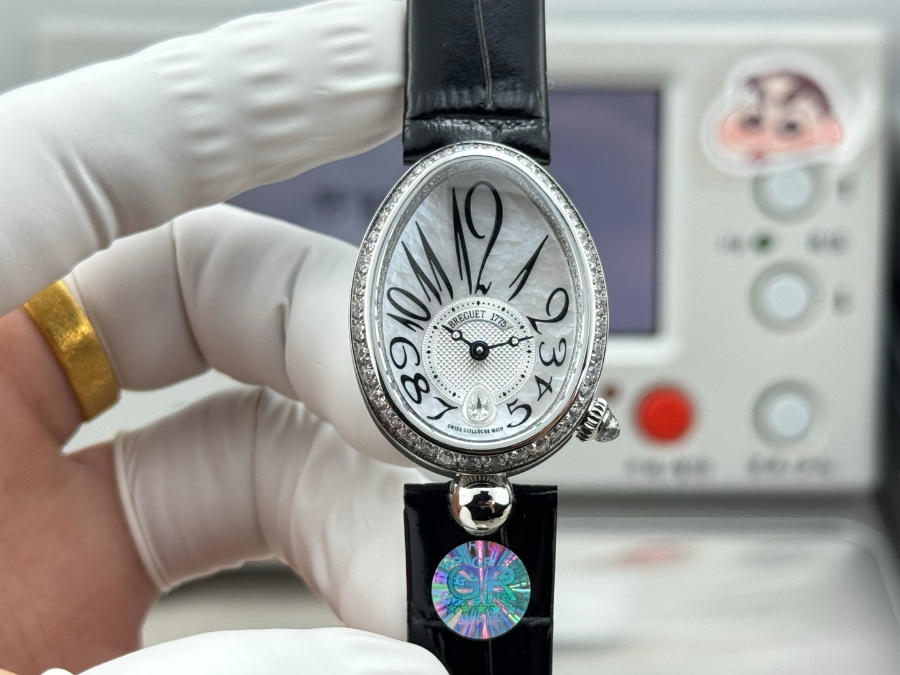Breguet Reine de Naples Diamond Bezel 브레게 레인 드 네이플 다이아 베젤 여성 오벌 워치 블랙 스트랩 실버베젤 자개다이얼 25mm 1
