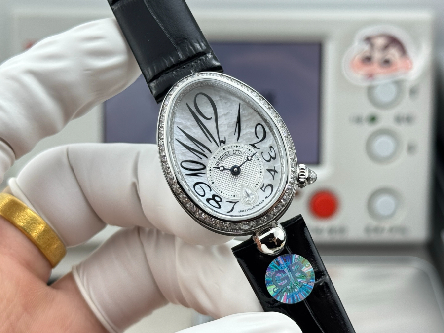 Breguet Reine de Naples Diamond Bezel 브레게 레인 드 네이플 다이아 베젤 여성 오벌 워치 블랙 스트랩 실버베젤 자개다이얼 25mm 2