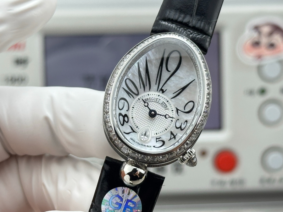 Breguet Reine de Naples Diamond Bezel 브레게 레인 드 네이플 다이아 베젤 여성 오벌 워치 블랙 스트랩 실버베젤 자개다이얼 25mm 5