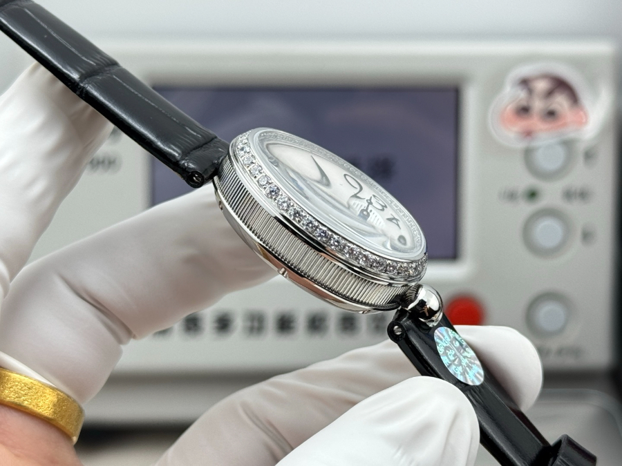 Breguet Reine de Naples Diamond Bezel 브레게 레인 드 네이플 다이아 베젤 여성 오벌 워치 블랙 스트랩 실버베젤 자개다이얼 25mm 6