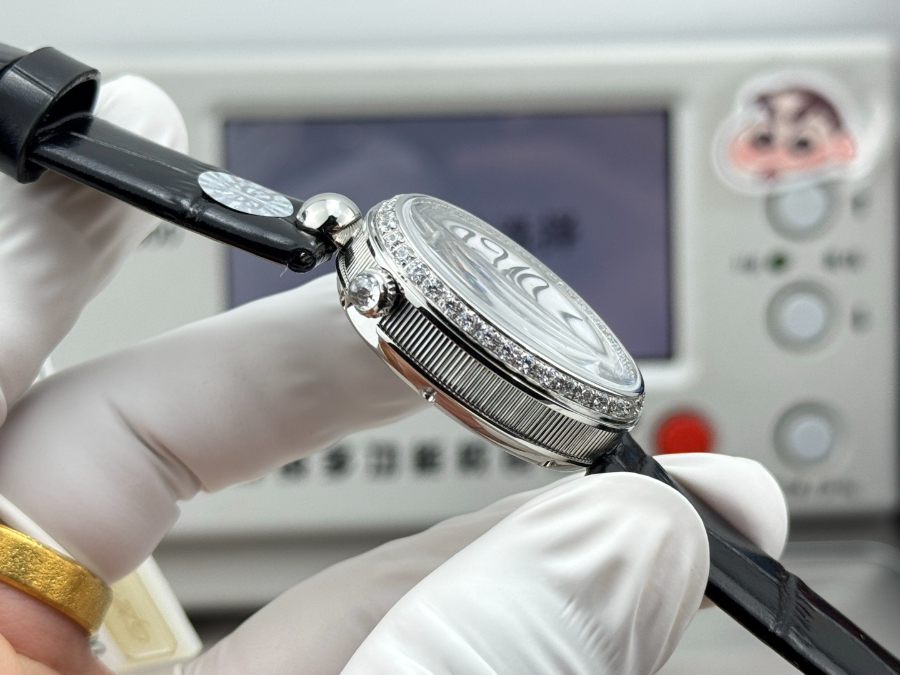 Breguet Reine de Naples Diamond Bezel 브레게 레인 드 네이플 다이아 베젤 여성 오벌 워치 블랙 스트랩 실버베젤 자개다이얼 25mm 7