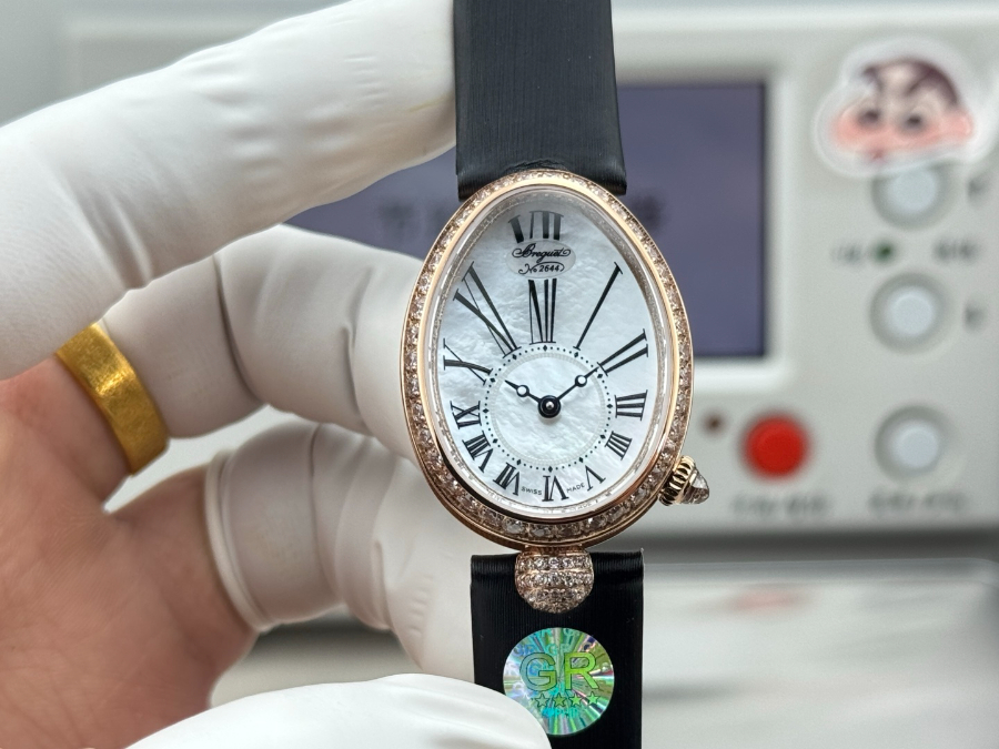 Breguet Reine de Naples Diamond Bezel 브레게 레인 드 네이플 다이아 베젤 여성 오벌 워치 블랙 스트랩 브론즈베젤 가재다이얼 25mm  1