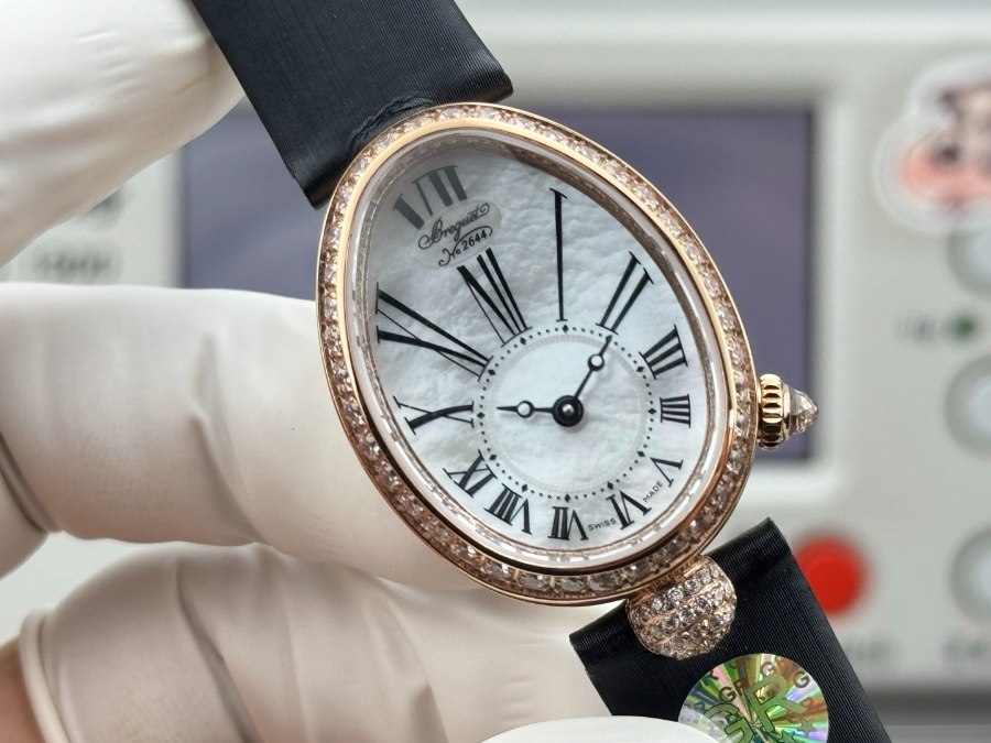 Breguet Reine de Naples Diamond Bezel 브레게 레인 드 네이플 다이아 베젤 여성 오벌 워치 블랙 스트랩 브론즈베젤 가재다이얼 25mm  4