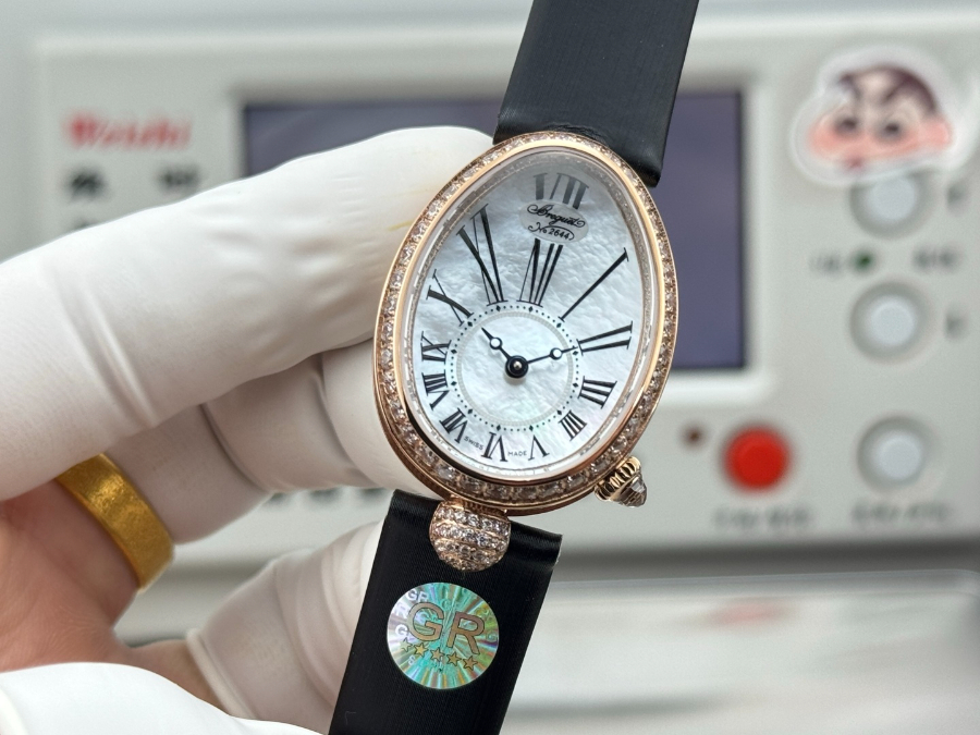 Breguet Reine de Naples Diamond Bezel 브레게 레인 드 네이플 다이아 베젤 여성 오벌 워치 블랙 스트랩 브론즈베젤 가재다이얼 25mm  3