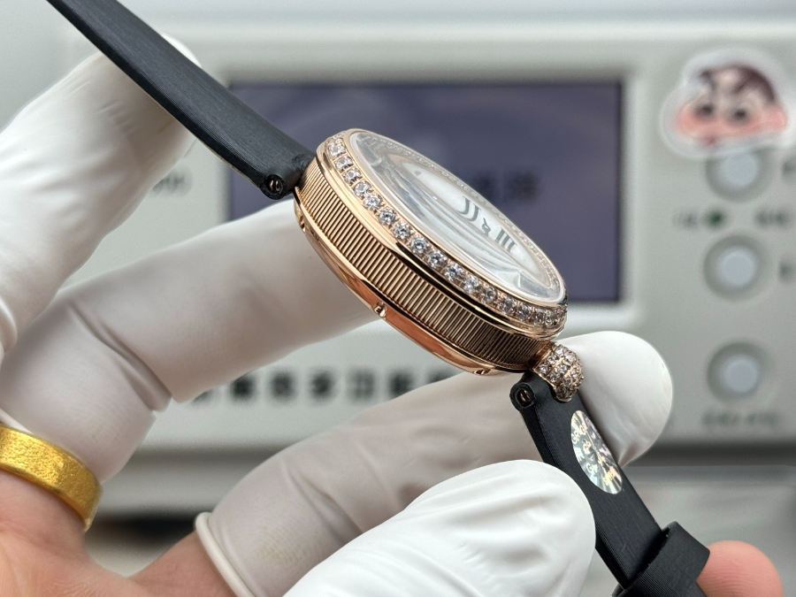 Breguet Reine de Naples Diamond Bezel 브레게 레인 드 네이플 다이아 베젤 여성 오벌 워치 블랙 스트랩 브론즈베젤 가재다이얼 25mm  6