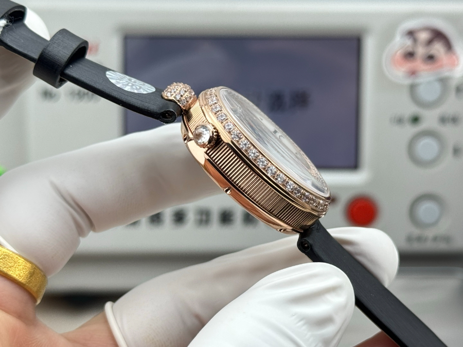 Breguet Reine de Naples Diamond Bezel 브레게 레인 드 네이플 다이아 베젤 여성 오벌 워치 블랙 스트랩 브론즈베젤 가재다이얼 25mm  7