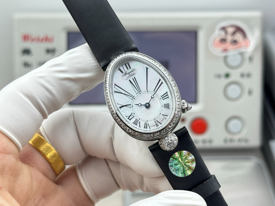 Breguet Reine de Naples Diamond Bezel 브레게 레인 드 네이플 다이아 베젤 여성 오벌 워치 블랙 스트랩 실버베젤 가재다이얼 25mm  5