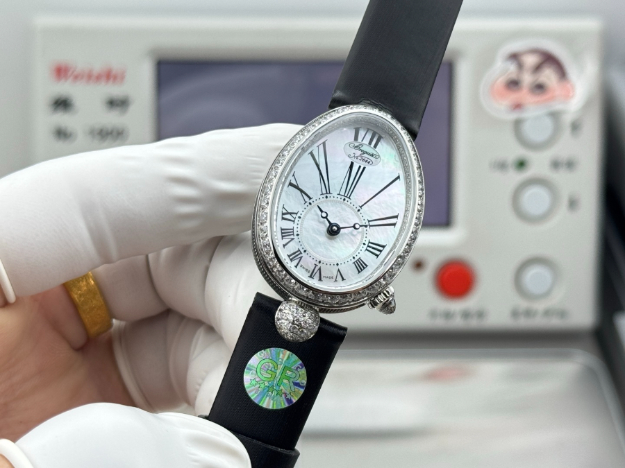 Breguet Reine de Naples Diamond Bezel 브레게 레인 드 네이플 다이아 베젤 여성 오벌 워치 블랙 스트랩 실버베젤 가재다이얼 25mm  6