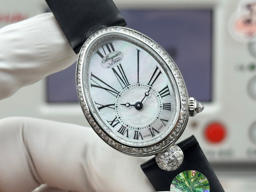Breguet Reine de Naples Diamond Bezel 브레게 레인 드 네이플 다이아 베젤 여성 오벌 워치 블랙 스트랩 실버베젤 가재다이얼 25mm  3