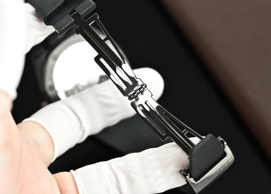 Audemars Piguet Royal Oak 15500 DiW Carbon “Voidline AP” 오데마 피게 로열 오크 15500 DiW 카본 보이드라인 AP 41mm 7