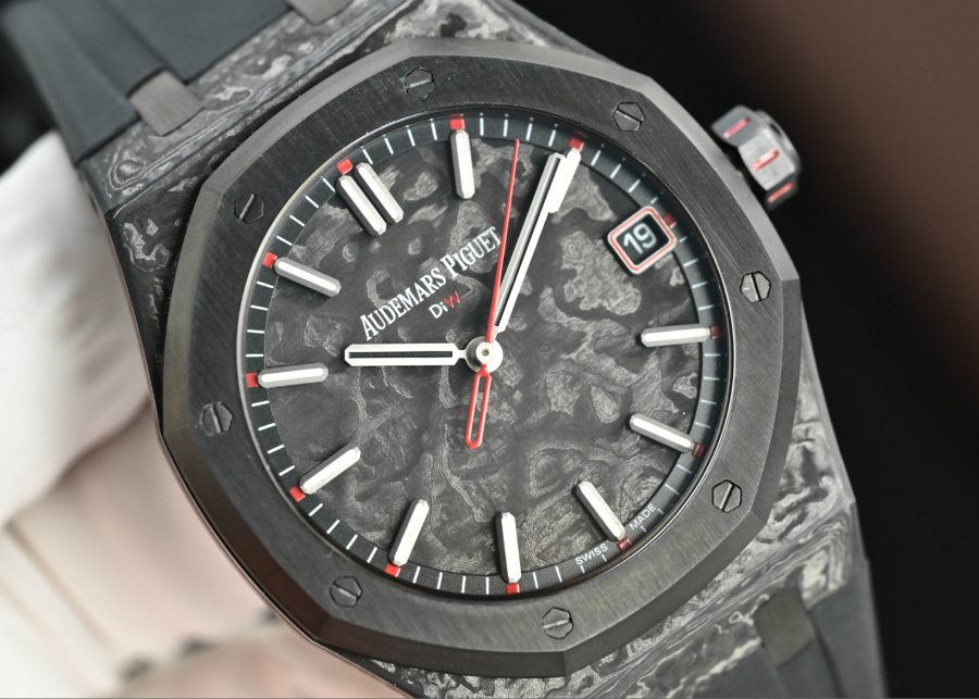 Audemars Piguet Royal Oak 15500 DiW Carbon “Voidline AP” 오데마 피게 로열 오크 15500 DiW 카본 보이드라인 AP 레드포인트 41mm 2