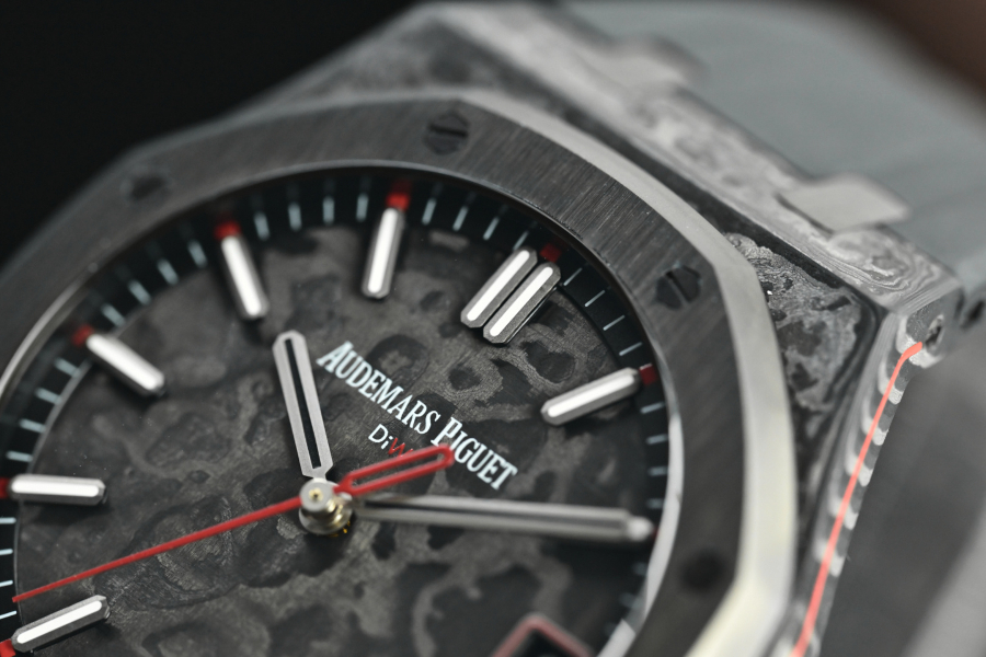 Audemars Piguet Royal Oak 15500 DiW Carbon “Voidline AP” 오데마 피게 로열 오크 15500 DiW 카본 보이드라인 AP 레드포인트 41mm 4