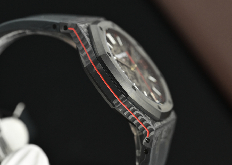 Audemars Piguet Royal Oak 15500 DiW Carbon “Voidline AP” 오데마 피게 로열 오크 15500 DiW 카본 보이드라인 AP 레드포인트 41mm 15