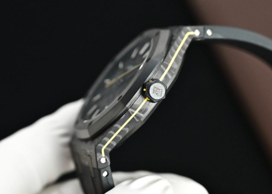 Audemars Piguet Royal Oak 15500 DiW Carbon “Voidline AP” 오데마 피게 로열 오크 15500 DiW 카본 보이드라인 AP 옐로우포인트 41mm 5