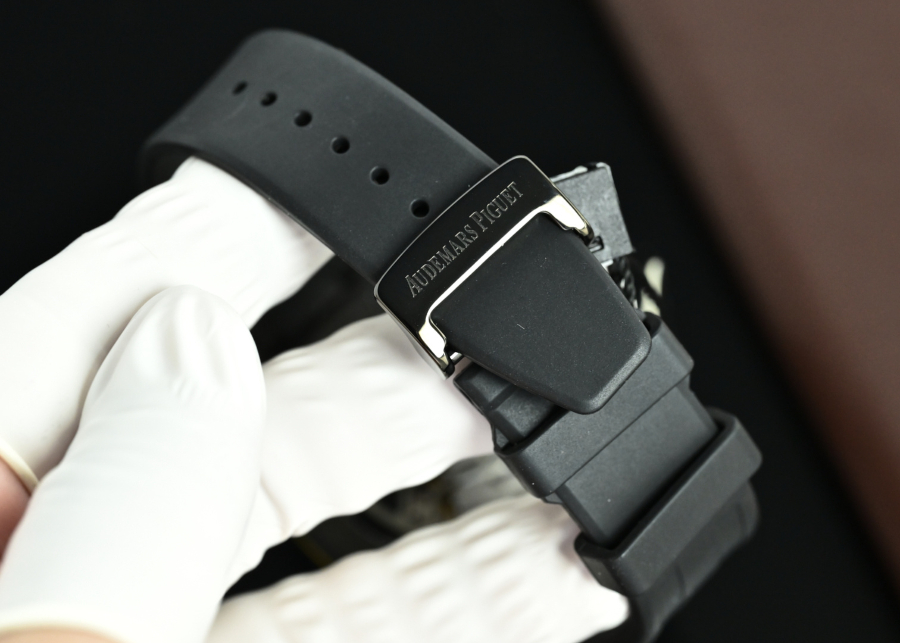 Audemars Piguet Royal Oak 15500 DiW Carbon “Voidline AP” 오데마 피게 로열 오크 15500 DiW 카본 보이드라인 AP 옐로우포인트 41mm 9