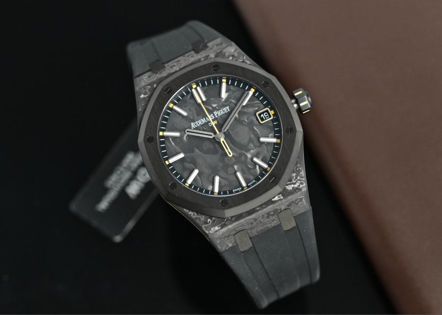Audemars Piguet Royal Oak 15500 DiW Carbon “Voidline AP” 오데마 피게 로열 오크 15500 DiW 카본 보이드라인 AP 옐로우포인트 41mm 10