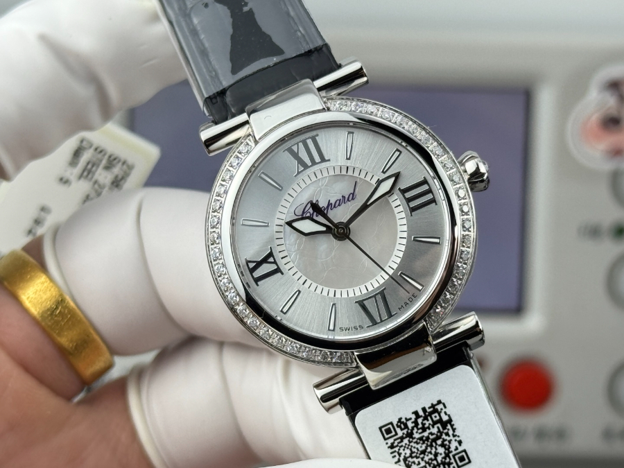 Chopard Imperiale Automatic 29mm 쇼파드 임페리얼 오토매틱 여성 시계 실버베젤 화이트다이얼 29mm 2