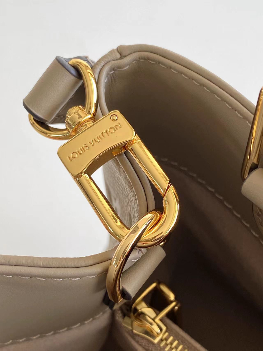 Louis Vuitton City Avenue PM 루이비통 시티 애비뉴 PM 모노그램 엠보스드 가죽 베이지 M25577 / M15231 30cm 7