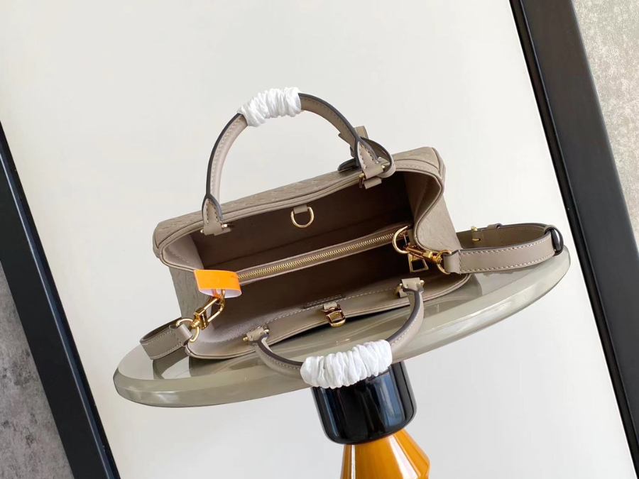 Louis Vuitton City Avenue PM 루이비통 시티 애비뉴 PM 모노그램 엠보스드 가죽 베이지 M25577 / M15231 30cm 8