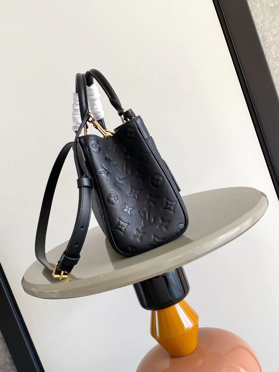Louis Vuitton City Avenue PM 루이비통 시티 애비뉴 PM 모노그램 엠보스드 가죽 블랙 M25577 / M15231 30cm 2