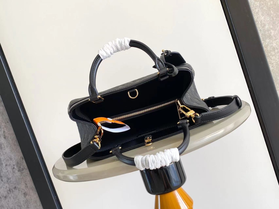 Louis Vuitton City Avenue PM 루이비통 시티 애비뉴 PM 모노그램 엠보스드 가죽 블랙 M25577 / M15231 30cm 8