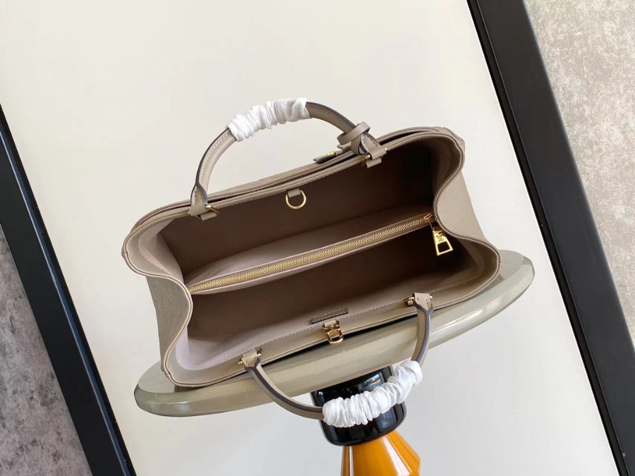 Louis Vuitton 루이비통 Avenue MM 토트백 모노그램 앙프렝트 M25575 베이지 38.5cm 8