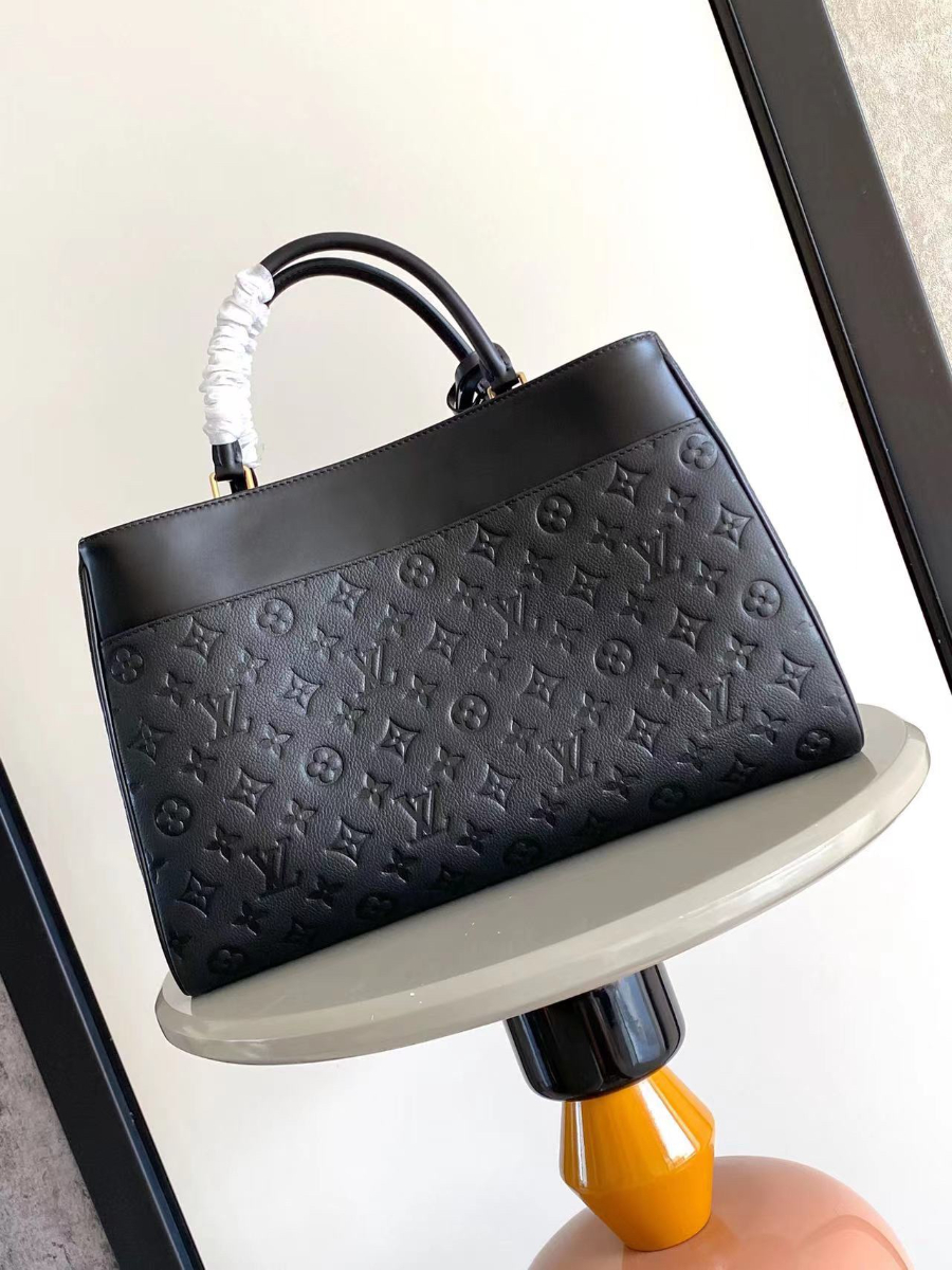 Louis Vuitton 루이비통 Avenue MM 토트백 모노그램 앙프렝트 M25575 블랙 38.5cm 3