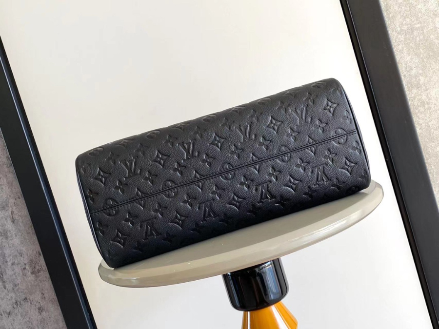 Louis Vuitton 루이비통 Avenue MM 토트백 모노그램 앙프렝트 M25575 블랙 38.5cm 4