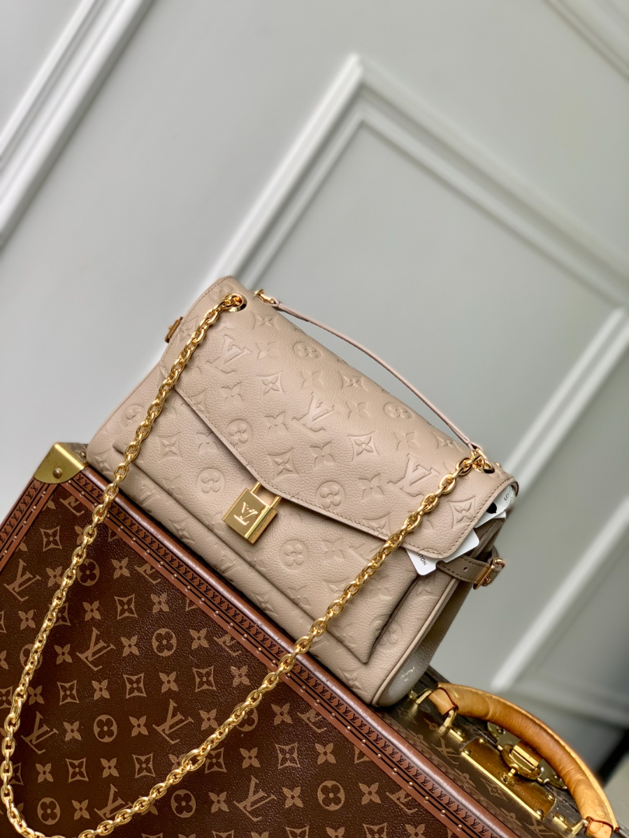 Louis Vuitton 루이비통 Anytime 플랩 백 MM 모노그램 앙프렝트 M14973 앙크르 베이지 29.5cm 1