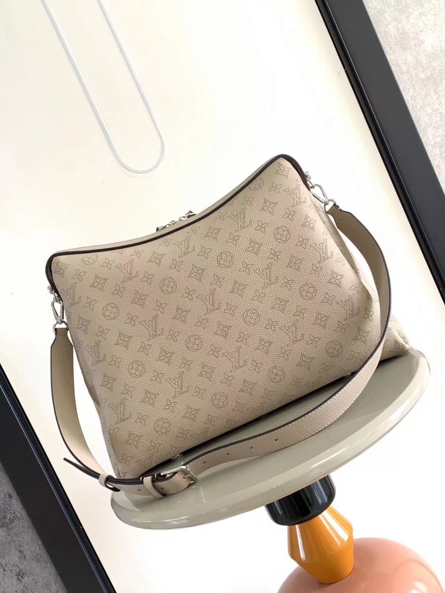Louis Vuitton 루이비통 Mahina Hand It All MM 마히나 핸드 잇 올 MM 호보백 M24132 베이지 32cm 3