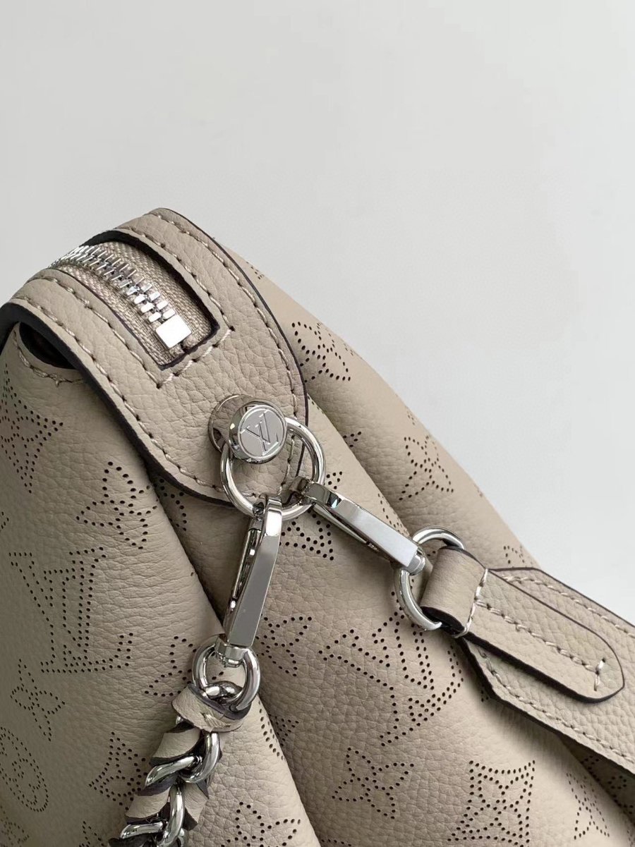 Louis Vuitton 루이비통 Mahina Hand It All MM 마히나 핸드 잇 올 MM 호보백 M24132 베이지 32cm 7