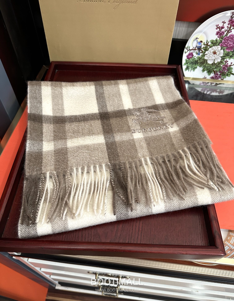 Burberry 버버리 클래식 체크 자수 로고 울 머플러 스카프 32×180cm 3