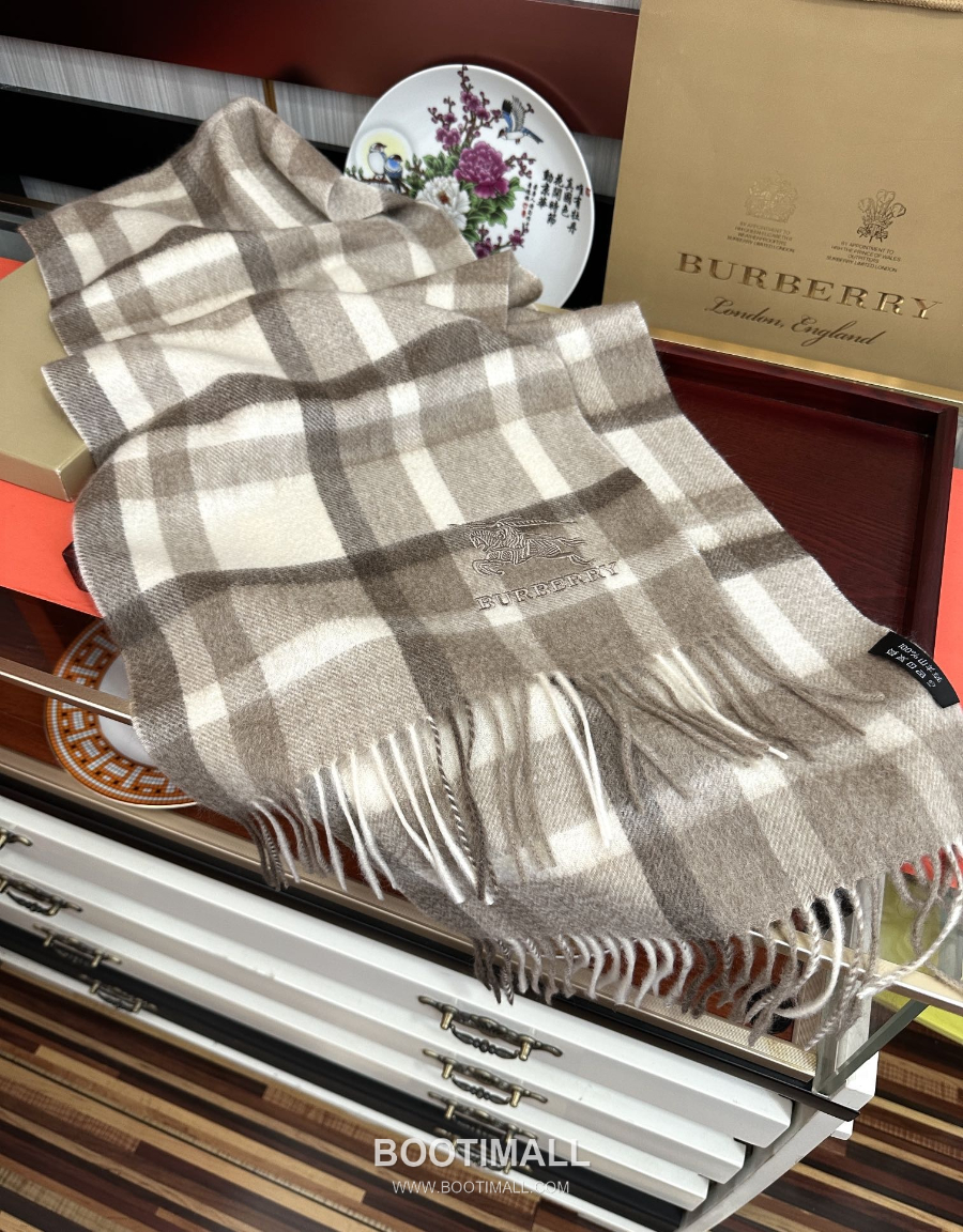 Burberry 버버리 클래식 체크 자수 로고 울 머플러 스카프 32×180cm 6