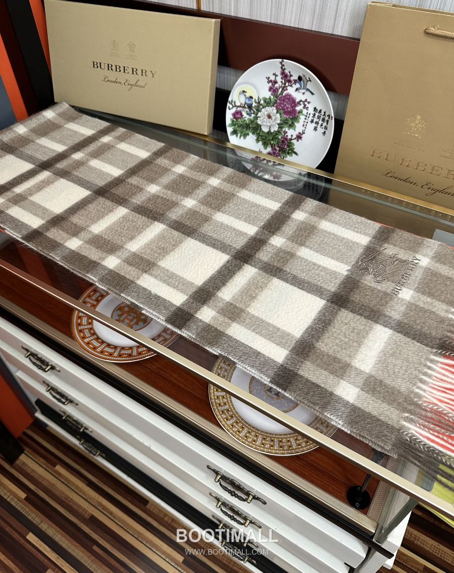Burberry 버버리 클래식 체크 자수 로고 울 머플러 스카프 32×180cm 8