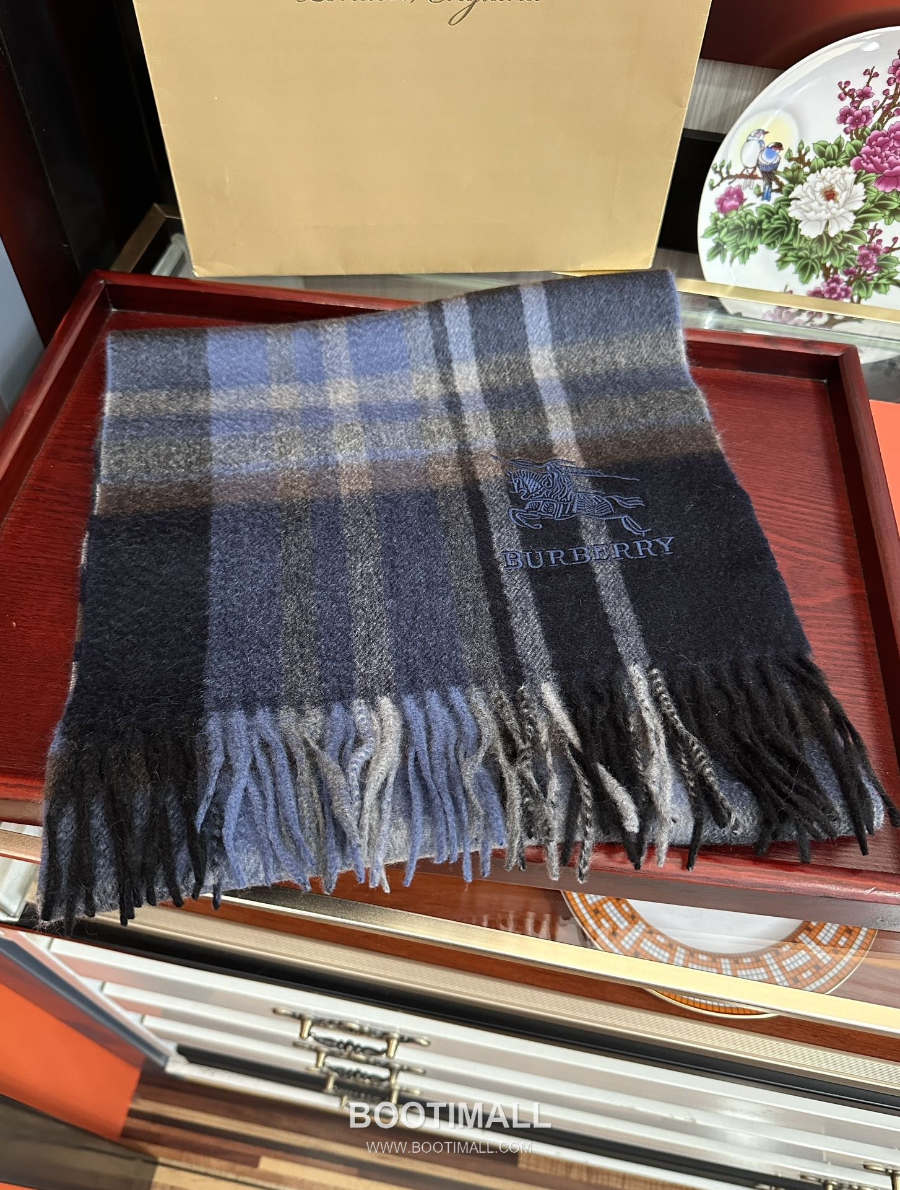 Burberry 버버리 클래식 체크 자수 로고 울 머플러 스카프 네이비 32×180cm 3