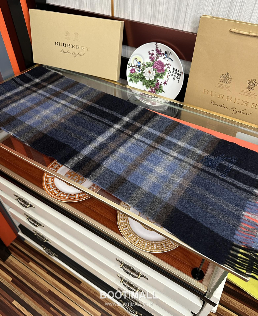 Burberry 버버리 클래식 체크 자수 로고 울 머플러 스카프 네이비 32×180cm 8