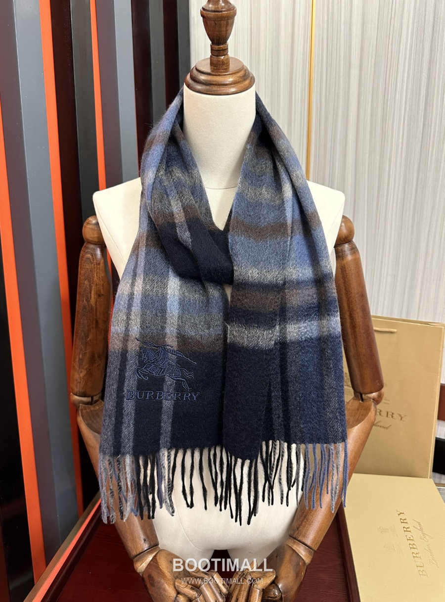 Burberry 버버리 클래식 체크 자수 로고 울 머플러 스카프 네이비 32×180cm 9